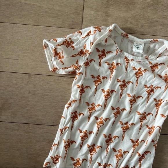 Kate Quinn Infant Baby Carrot Graphic Bamboo Onesie - Picture 3 of 5